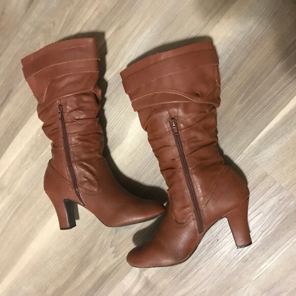 Greenwich Village Ladies Brown/Tan Leather Boots Size 9B - Picture 2 of 7